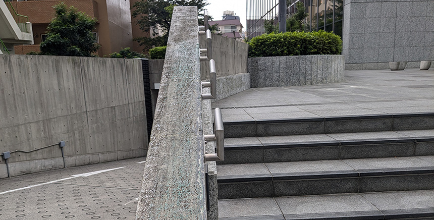 施工中